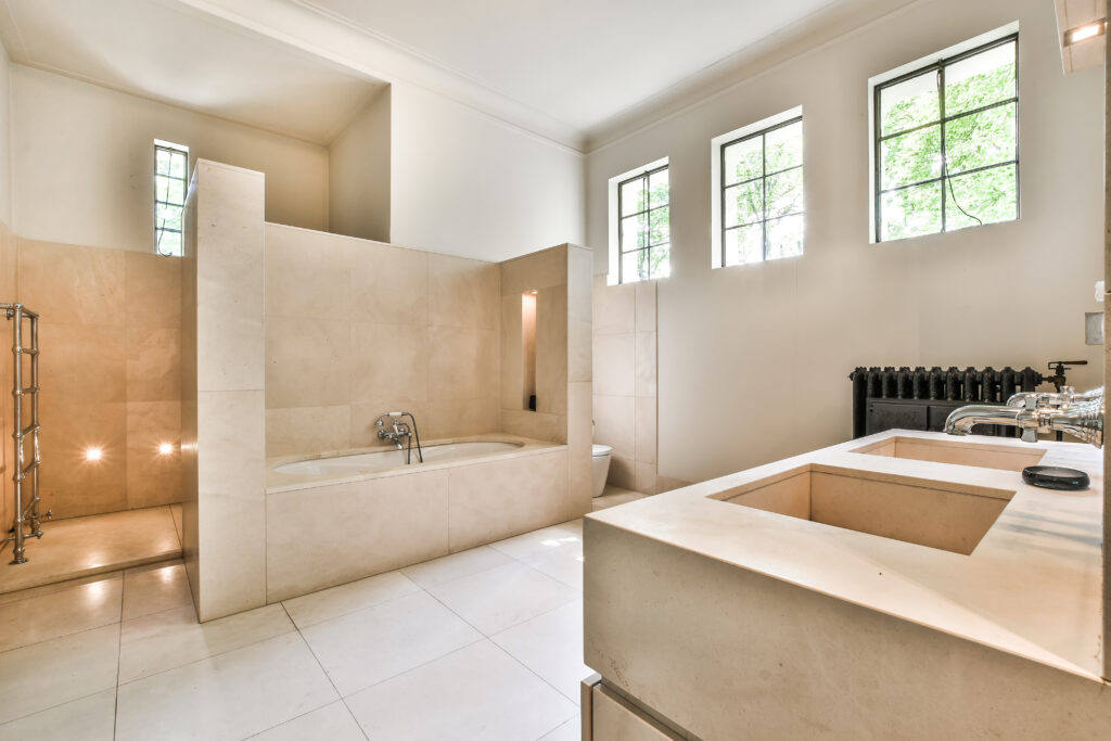 bathroom-with-bathtub